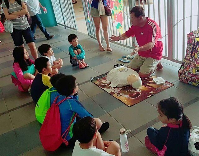 Aweswim Lifesaving class_CoachHenryTan